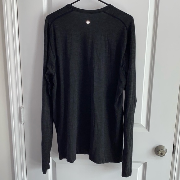 Lululemon Men’s Button Down Metal Tech - Picture 3 of 4